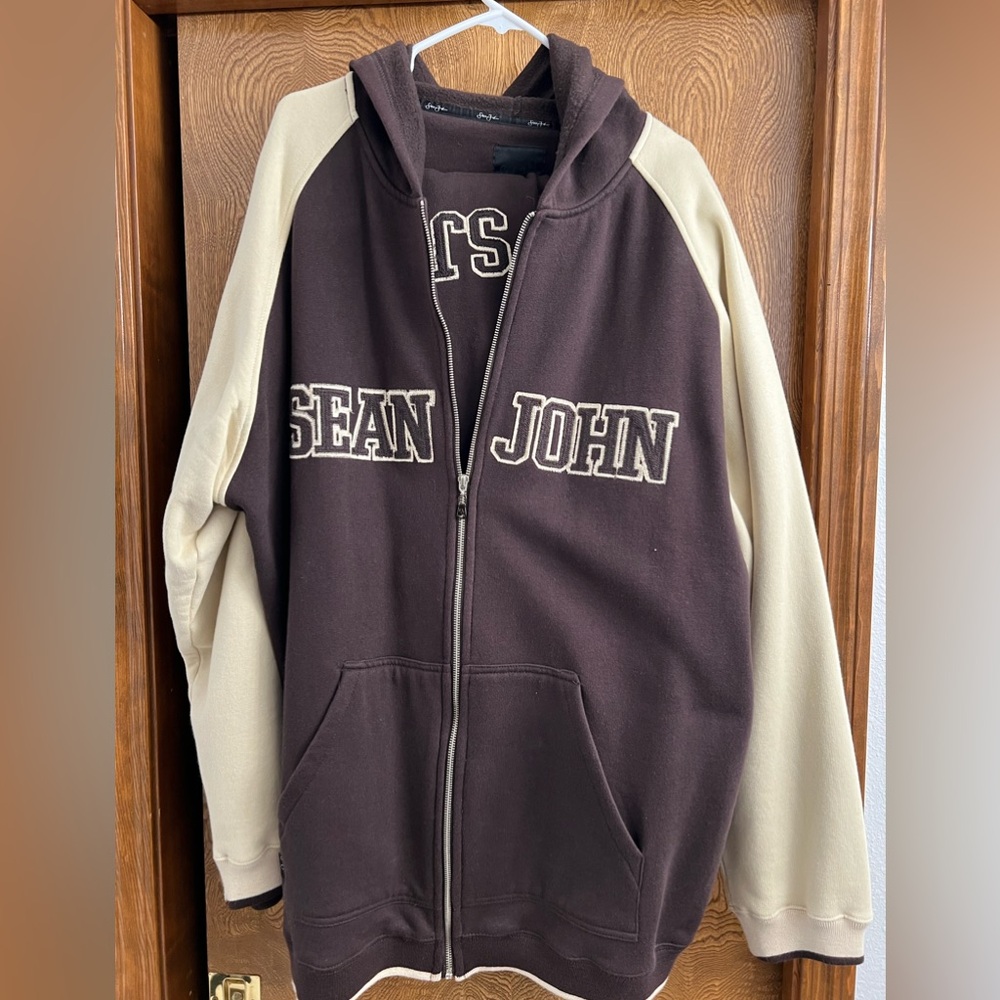 Sean John, brown and khaki sweatsuit. Size XXL. Would love to sell together.